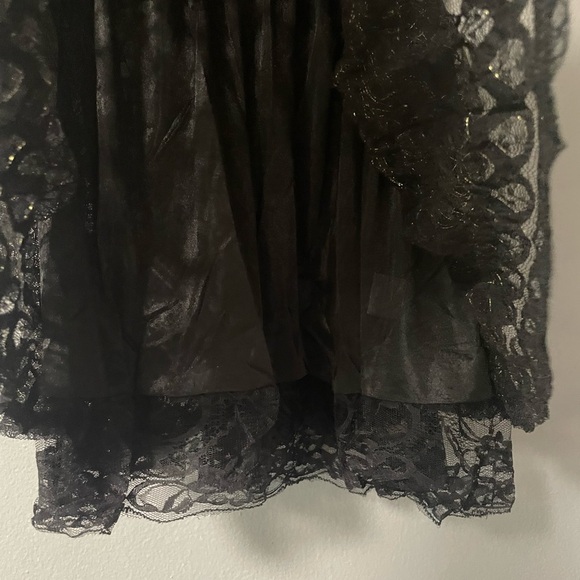NWT Chic Black Metallic Ruffle Mini Skirt by Miracle City. Size S/M - Picture 4 of 6